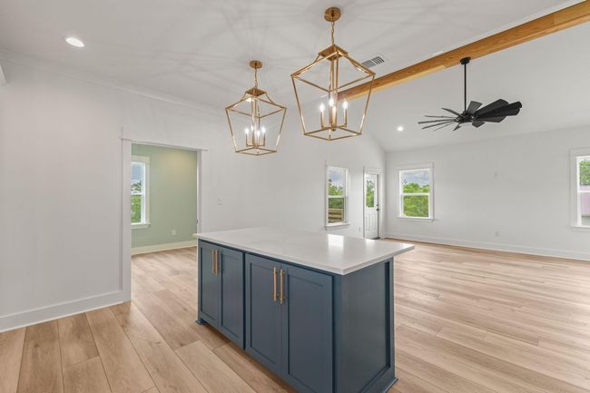 Kitchen/ Living Area | Image 13