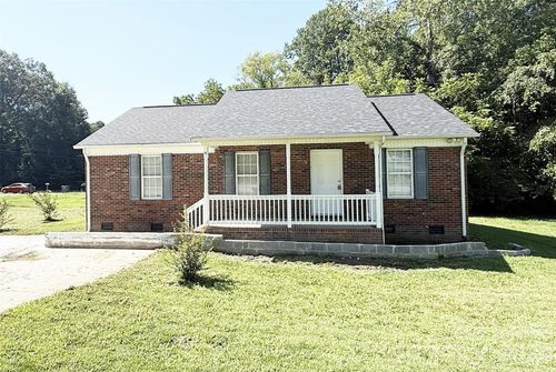 527 E Carpenter St, Dallas, NC, 28034-2115 | Card Image