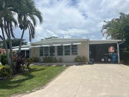 8629 Crown Dr, Boynton Beach, FL, 33436-7508 | Card Image