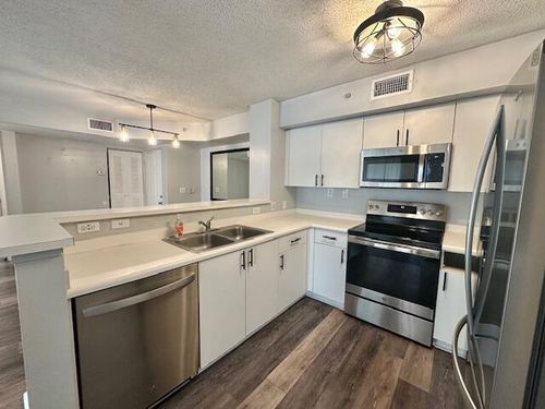 204-7896 Sonoma Springs Circle, Lake Worth, FL, 33463 | Card Image