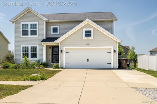 3560 Amber Oaks Dr, Howell, MI, 48855-7104 | Card Image