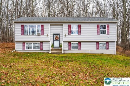 275 Estate Dr, East Stroudsburg, PA, 18302-7717 | Card Image