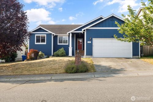 229 Nw Cherry Hill Loop, Oak Harbor, WA, 98277-3816 | Card Image