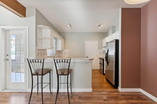 301 Patterson View Sw, Home with 2 bedrooms, 2 bathrooms and 1 parking in Calgary AB | Image 8