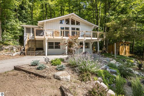 6820 Grindle Strause, Bellaire, MI, 49615-9506 | Card Image