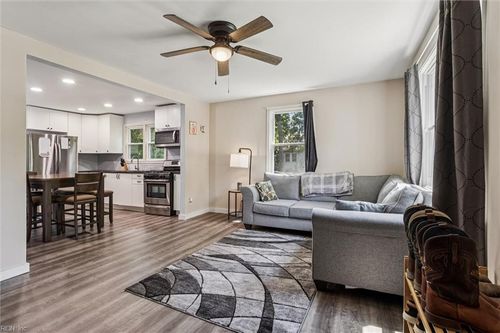 222 Charles Ave, Portsmouth, VA, 23702-1216 | Card Image