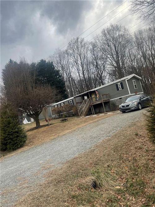 2658 Valleyspring Rd, Kernersville, NC, 27284-7869 | Card Image