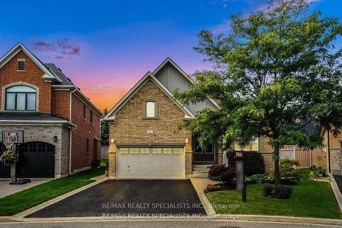 36 Dokkum Cres, Brampton, ON, L6Z4T6 | Card Image
