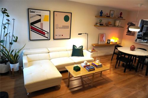 476 Ne 4th St, Florida City, FL, 33034-3272 | Card Image