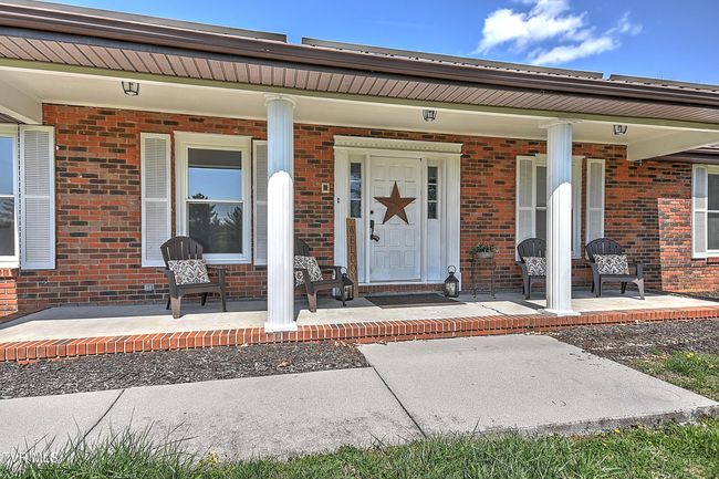 646 Meadow View Rd, House other with 4 bedrooms, 2 bathrooms and null parking in Bristol TN | Image 4
