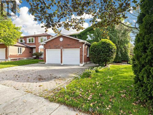 43 Topham Cres, Richmond Hill, ON, L4C9H1 | Card Image