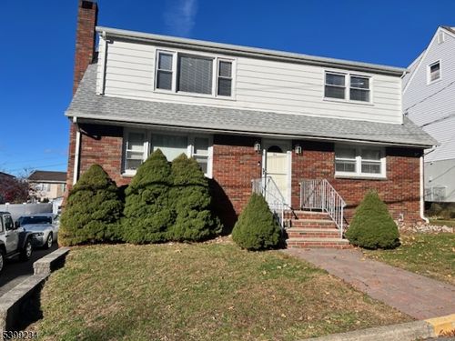 30 Garden Ave, Woodland Park, NJ, 07424-3325 | Card Image