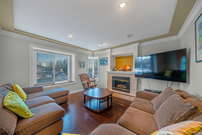 7469 2 Nd Street, House other with 5 bedrooms, 3 bathrooms and 2 parking in Burnaby BC | Image 2