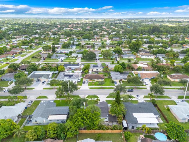 849 Royal Palm Beach Blvd, House other with 4 bedrooms, 3 bathrooms and null parking in Royal Palm Beach FL | Image 38