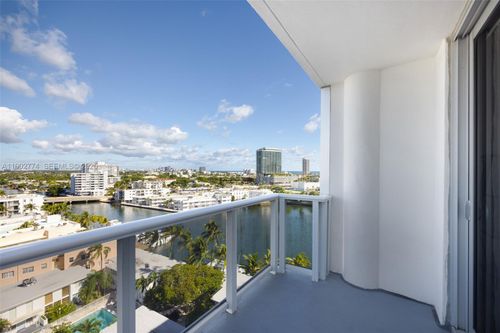 apt-1005-900 Bay Dr, Miami Beach, FL, 33141-5634 | Card Image