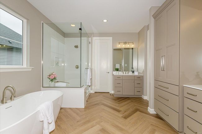 Photo representation of a similar home. Some features shown may be optional. | Image 7