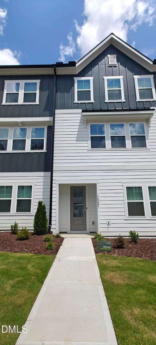 1031 Zelkova Ln, Chapel Hill, NC, 27517-4119 | Card Image