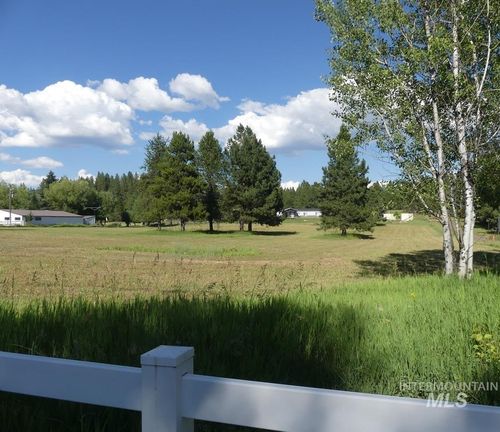 495 S Samson Trl, Mccall, ID, 83638-5169 | Card Image