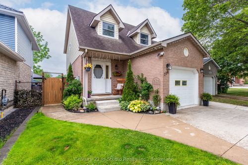 716 Mackendrick Dr, Kincardine, ON, N2Z3A4 | Card Image