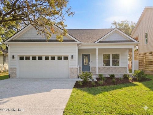 214 Ne 38th St, Oak Island, NC, 28465-5633 | Card Image