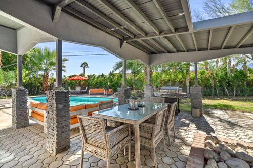 1950 N Magnolia Rd, Palm Springs, CA, 92262-3504 | Card Image