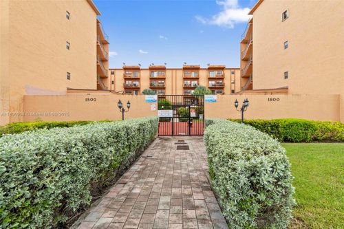 apt-109-1800 W 54th St, Hialeah, FL, 33012-2128 | Card Image