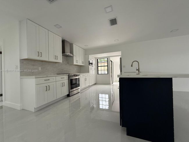 4314 Sw 97 Th Ct, House other with 5 bedrooms, 2 bathrooms and null parking in Miami FL | Image 16