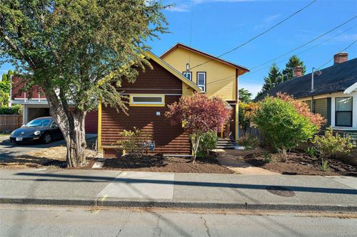 149 St Lawrence St, Victoria, BC, V8V1X9 | Card Image