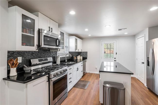 2189 Gordon Cir Se, House other with 4 bedrooms, 3 bathrooms and 2 parking in Smyrna GA | Image 6