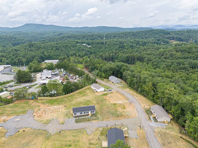 28 Devin Dr, Home with 3 bedrooms, 2 bathrooms and null parking in Murphy NC | Image 31