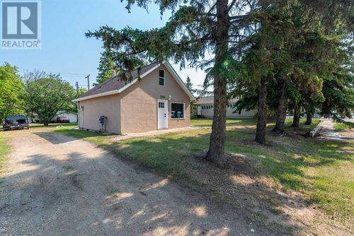 206 1st Ave W, Maidstone, SK, S0M1M0 | Card Image