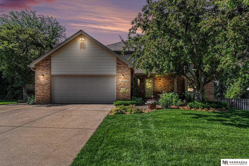 6511 Shenandoah Dr, Lincoln, NE, 68510-4195 | Card Image