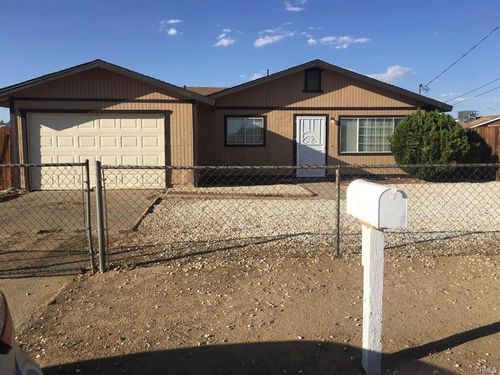 11156 Chamberlaine Way, Adelanto, CA, 92301-9702 | Card Image