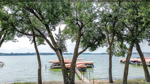 1603 Chalstroms Beach Rd, Okoboji, IA, 51355-2572 | Card Image
