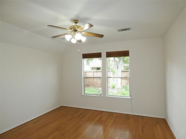 3015 Davey Oaks Dr, House other with 4 bedrooms, 2 bathrooms and 2 parking in Pearland TX | Image 8