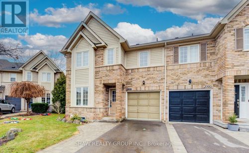 2058 Glenhampton Road, Oakville (WM Westmount), ON, L6M3T9 | Card Image
