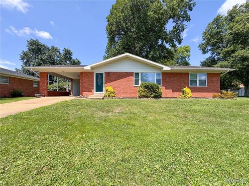 915 Circle Dr, Red Bud, IL, 62278-1709 | Card Image