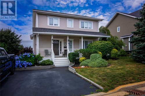 32 Dawsons Run, Conception Bay South, NL, A1W3J3 | Card Image