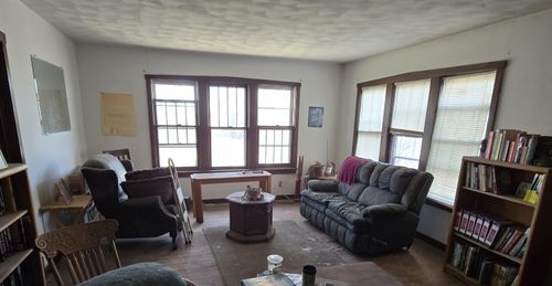 304 E Linden St, Dexter, KS, 67038-3837 | Card Image