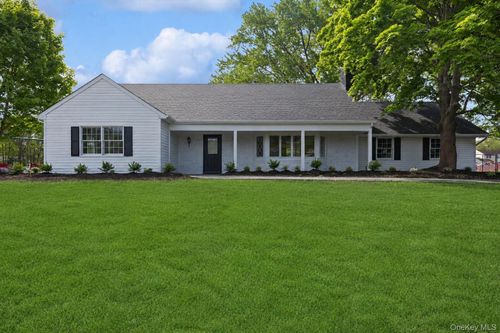 4 Blackwell Ln, Stony Brook, NY, 11790-2514 | Card Image