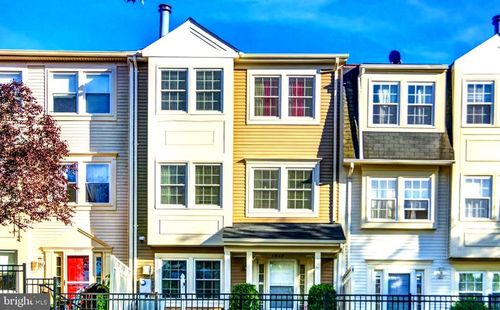 12129 Salemtown Dr, WOODBRIDGE, VA, 22192-6271 | Card Image