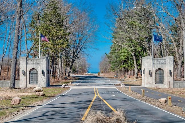 Entrance to State Park | Image 36