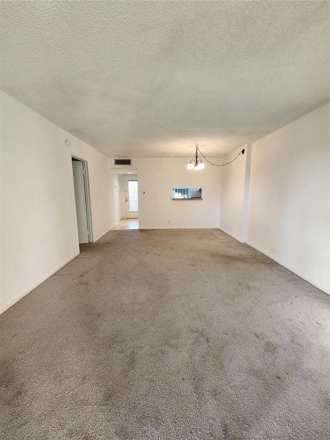 APT-211 - 3341 Nw 47 Th Ter, Condo with 1 bedrooms, 2 bathrooms and null parking in Lauderdale Lakes FL | Image 6