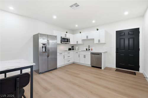 6865 Coley Ave, Las Vegas, NV, 89146-6515 | Card Image