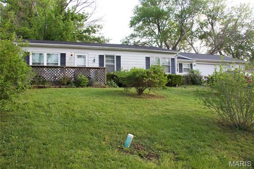 621 Bernard Dr, Belleville, IL, 62223-3212 | Card Image