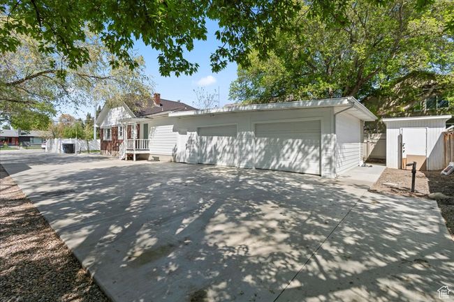 1870 E 3900 S, House other with 4 bedrooms, 3 bathrooms and 2 parking in Holladay UT | Image 8