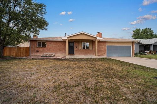 911 Candytuft Blvd, Pueblo, CO, 81001-1025 | Card Image