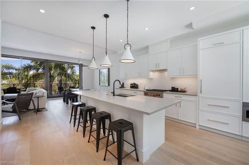 204-850 Central Ave, NAPLES, FL, 34102 | Card Image