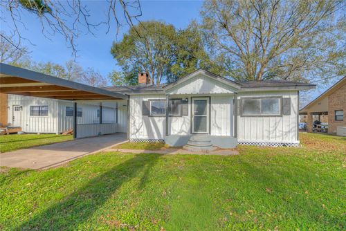 1606 E Taylor Lake Cir, Livingston, TX, 77351-0750 | Card Image