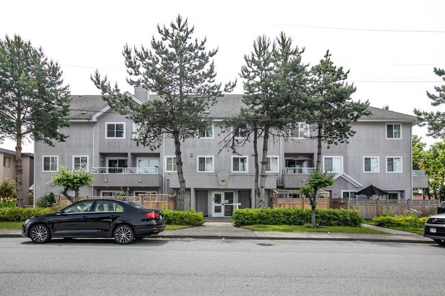 202 - 6930 Balmoral Street, Townhouse with 2 bedrooms, 1 bathrooms and 2 parking in Burnaby BC | Image 1